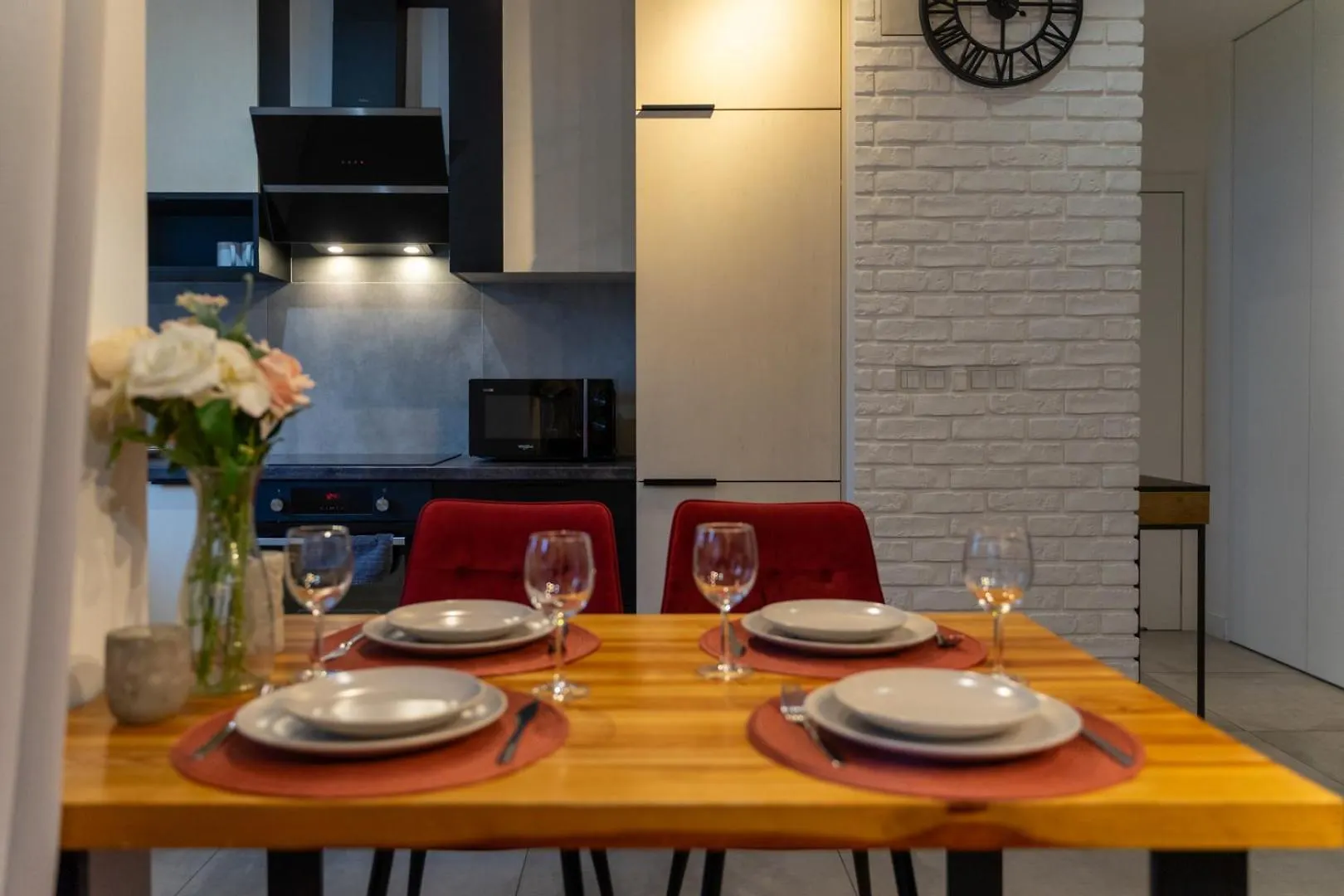 Warsaw Grzybowska Apartment With Parking - By Rentujemy
