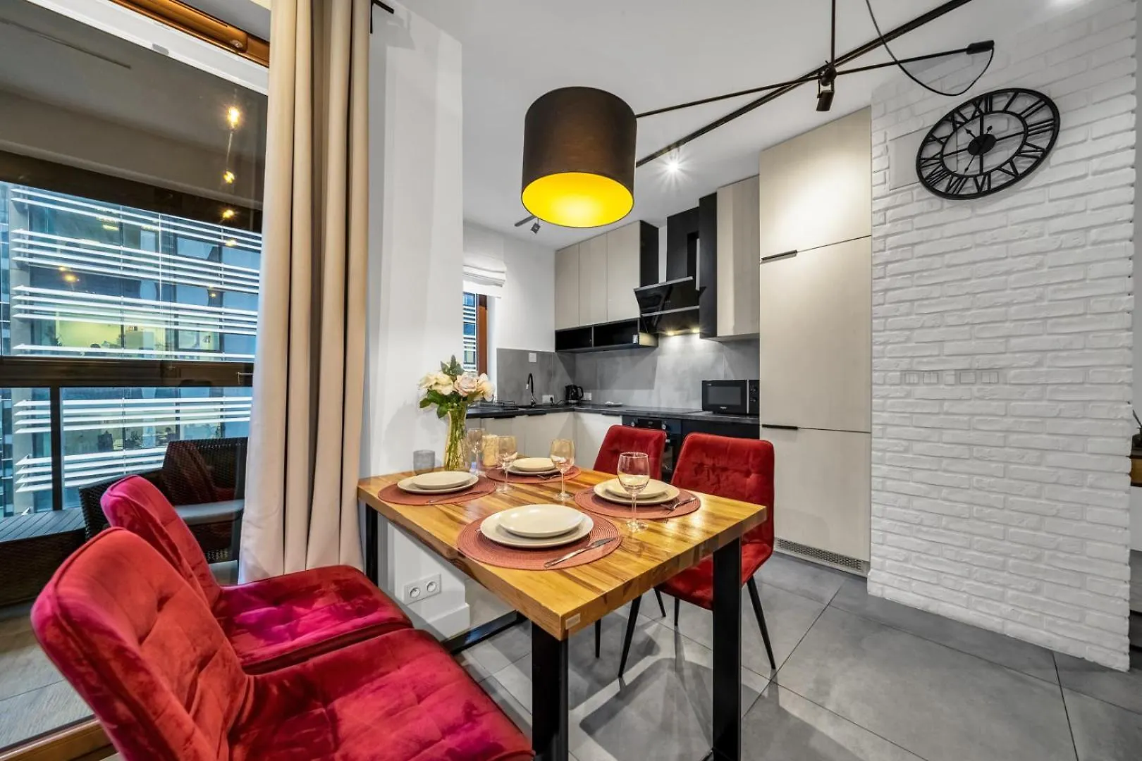 Warsaw Grzybowska Apartment With Parking - By Rentujemy 0*,  Polen