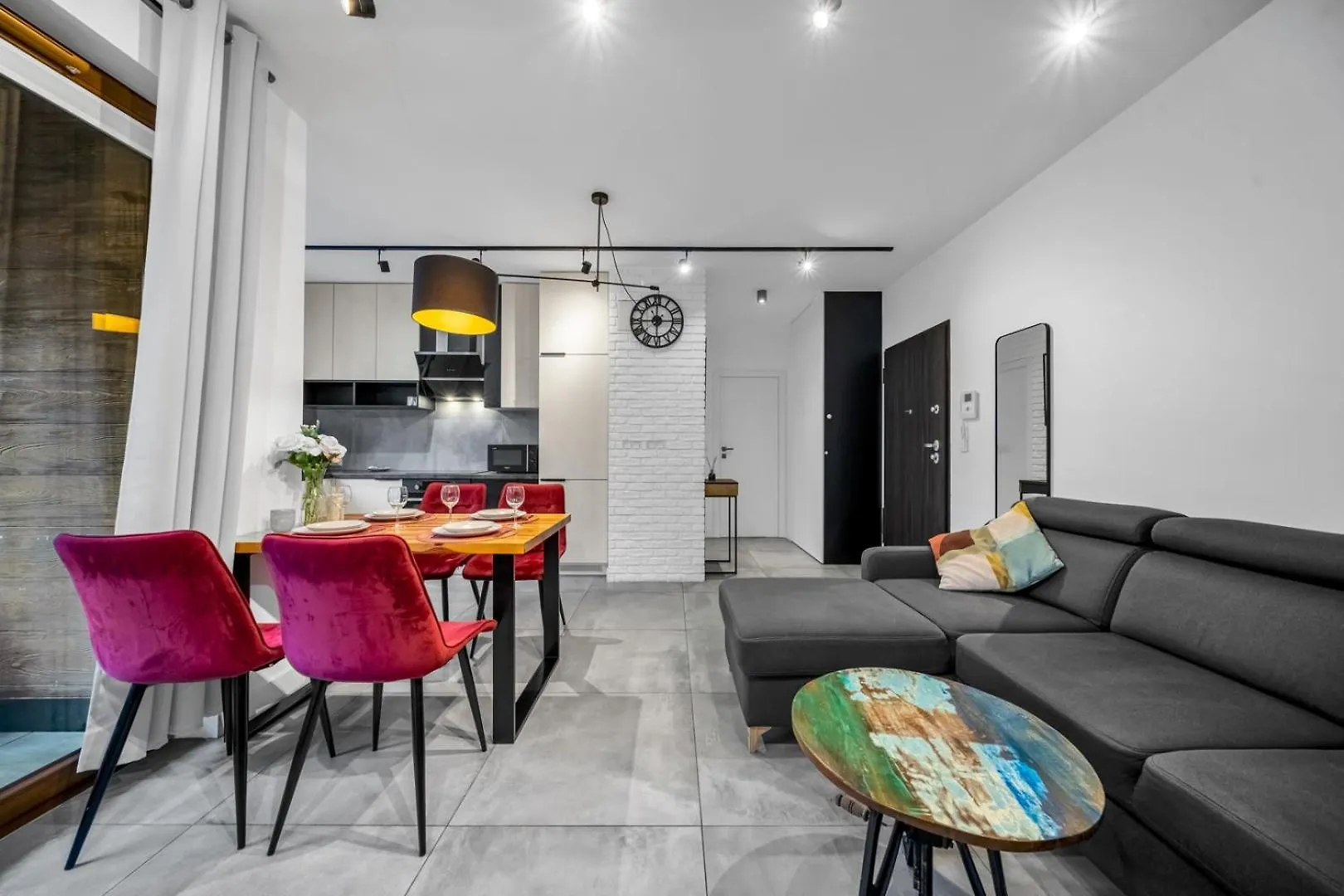 Warsaw Grzybowska Apartment With Parking - By Rentujemy