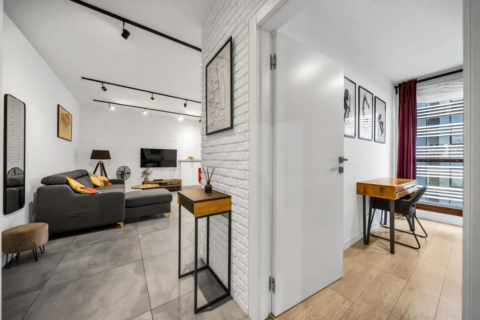 Warsaw Grzybowska Apartment With Parking - By Rentujemy