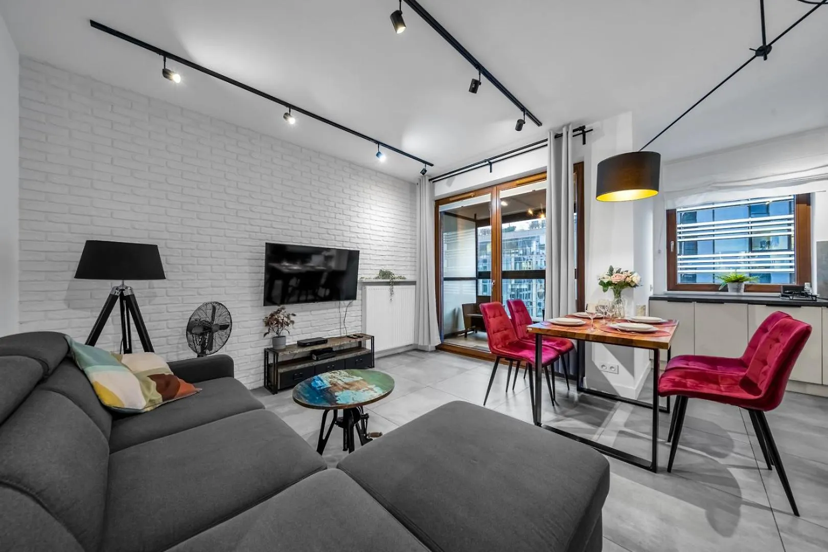 Warsaw Grzybowska Apartment With Parking - By Rentujemy